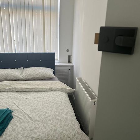 Marvellous Room 1 Stoke-on-Trent Bagian luar foto